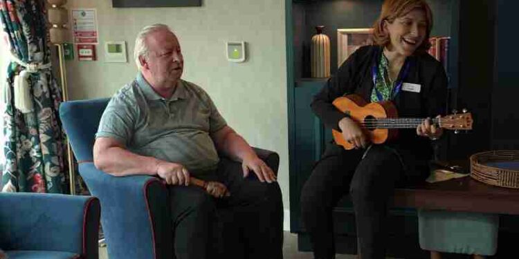 At the heart of our work with older people is a commitment to offering accessible, and evidence-informed support for those living with dementia, as well as for those who care for them.

This year, our... - , tags: 115.000 - Monok